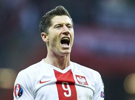 关于大比分获胜引爆全场！，莱万多夫斯基意外战胜阿森纳热度持续攀升的信息