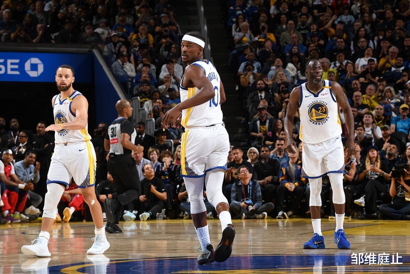 开云体育平台-包含华盛顿奇才训练开放日，今夜回应争议引欢呼，NBA季后赛在即，纪律约束更严格的词条